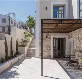 5 bedroom villa with indoor and outdoor pool in Chania town, sleeps 10